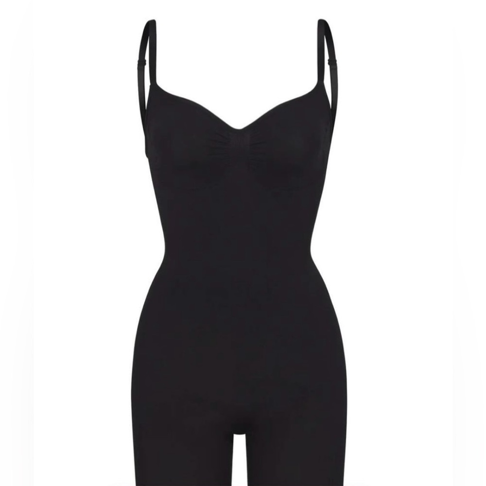 Skims bodysuit. NWT!